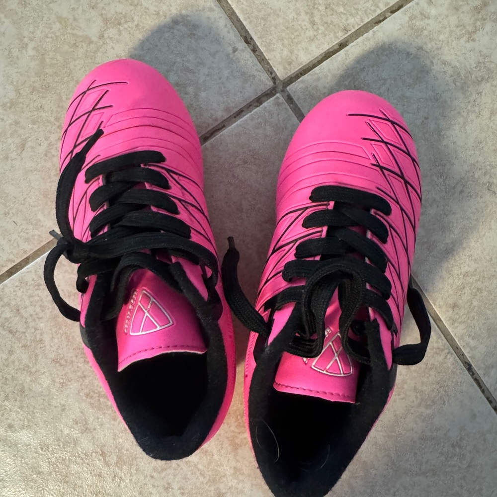 Vizari pink Soccer Cleats with Black Laces
